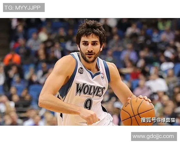 双子巨星闪耀绿茵赛场描绘足球传奇对决与荣耀时刻 双子巨星闪耀绿茵赛场描绘足球传奇对决与荣耀时刻