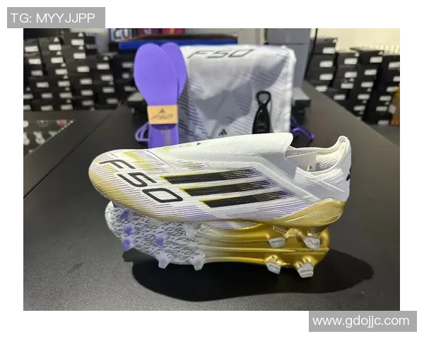 德国球星专用足球鞋盘点 各大品牌为德国足球巨星定制的顶级装备 德国球星专用足球鞋盘点 各大品牌为德国足球巨星定制的顶级装备