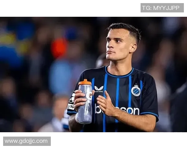 默默无闻的足球新星崭露头角 他将成下一个足坛奇迹吗